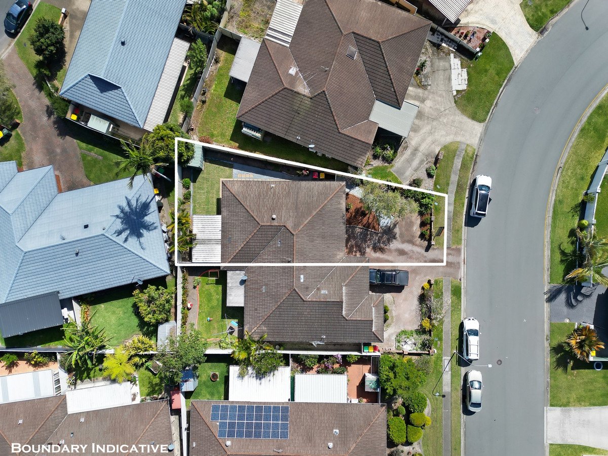 2/6 Redleaf Court Burleigh Waters 3