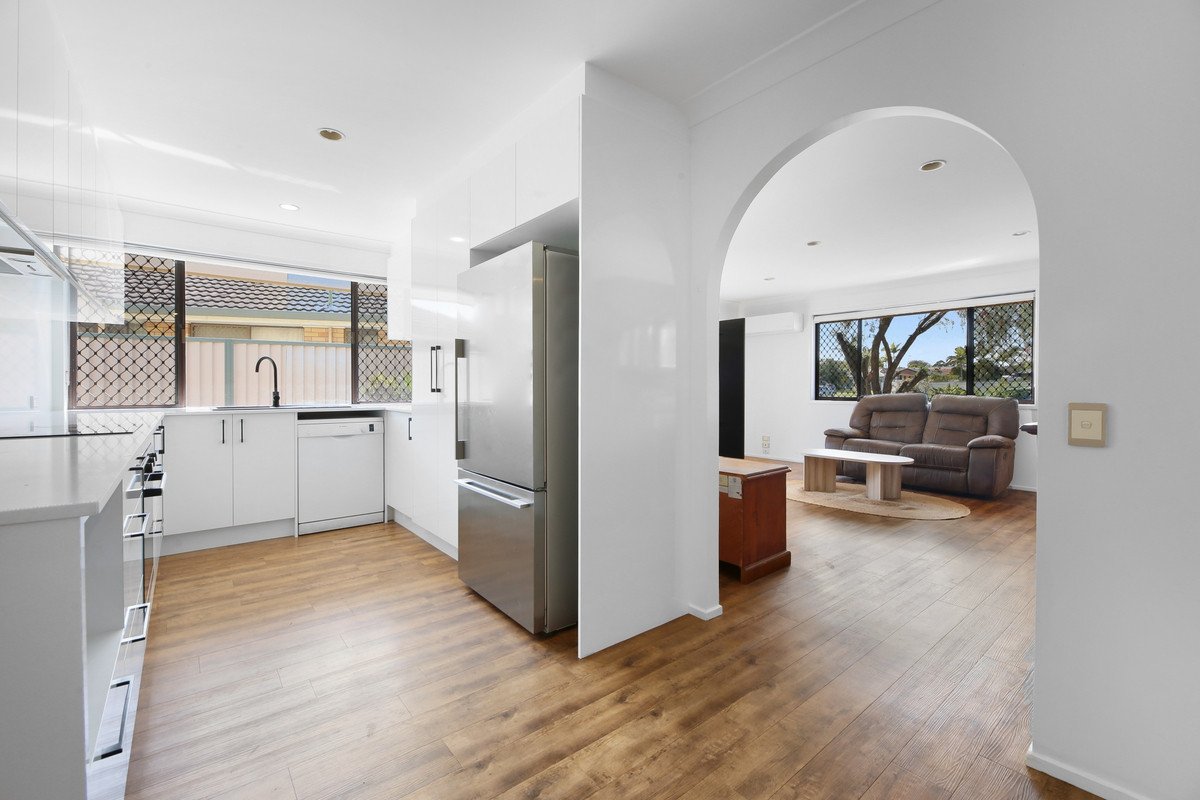 2/6 Redleaf Court Burleigh Waters 4