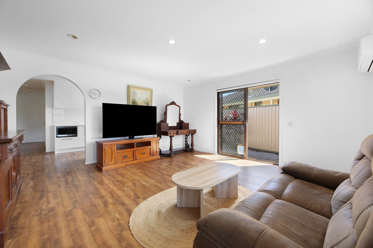 2/6 Redleaf Court Burleigh Waters 8