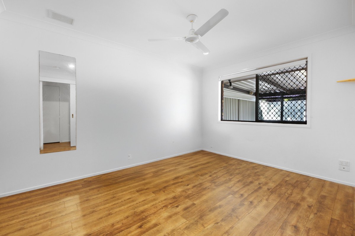2/6 Redleaf Court Burleigh Waters 11