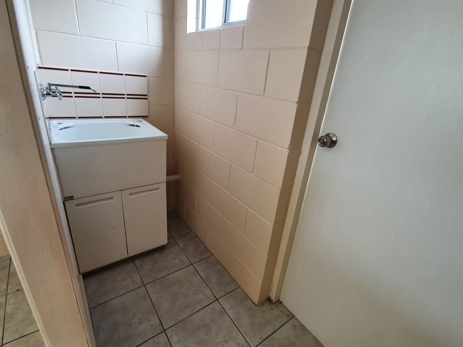 2/6 Robert Street PROSERPINE 6