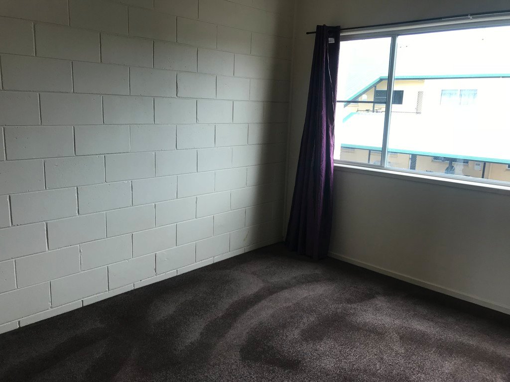 2/6 Robert Street PROSERPINE 1