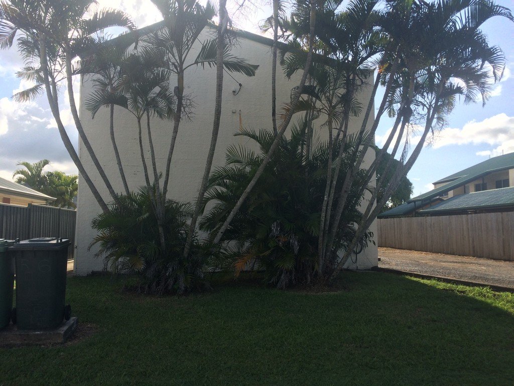 2/6 Robert Street PROSERPINE 3