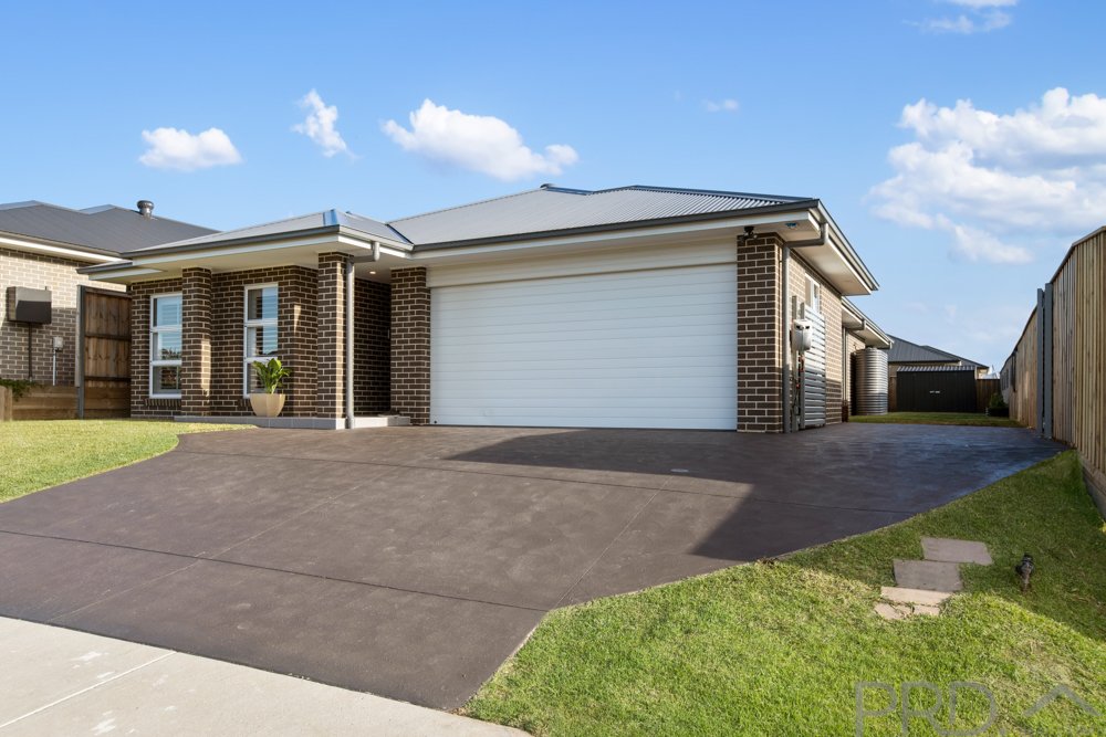 26 Rockmaster Street CHISHOLM 2