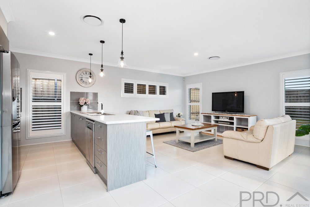 26 Rockmaster Street CHISHOLM 7