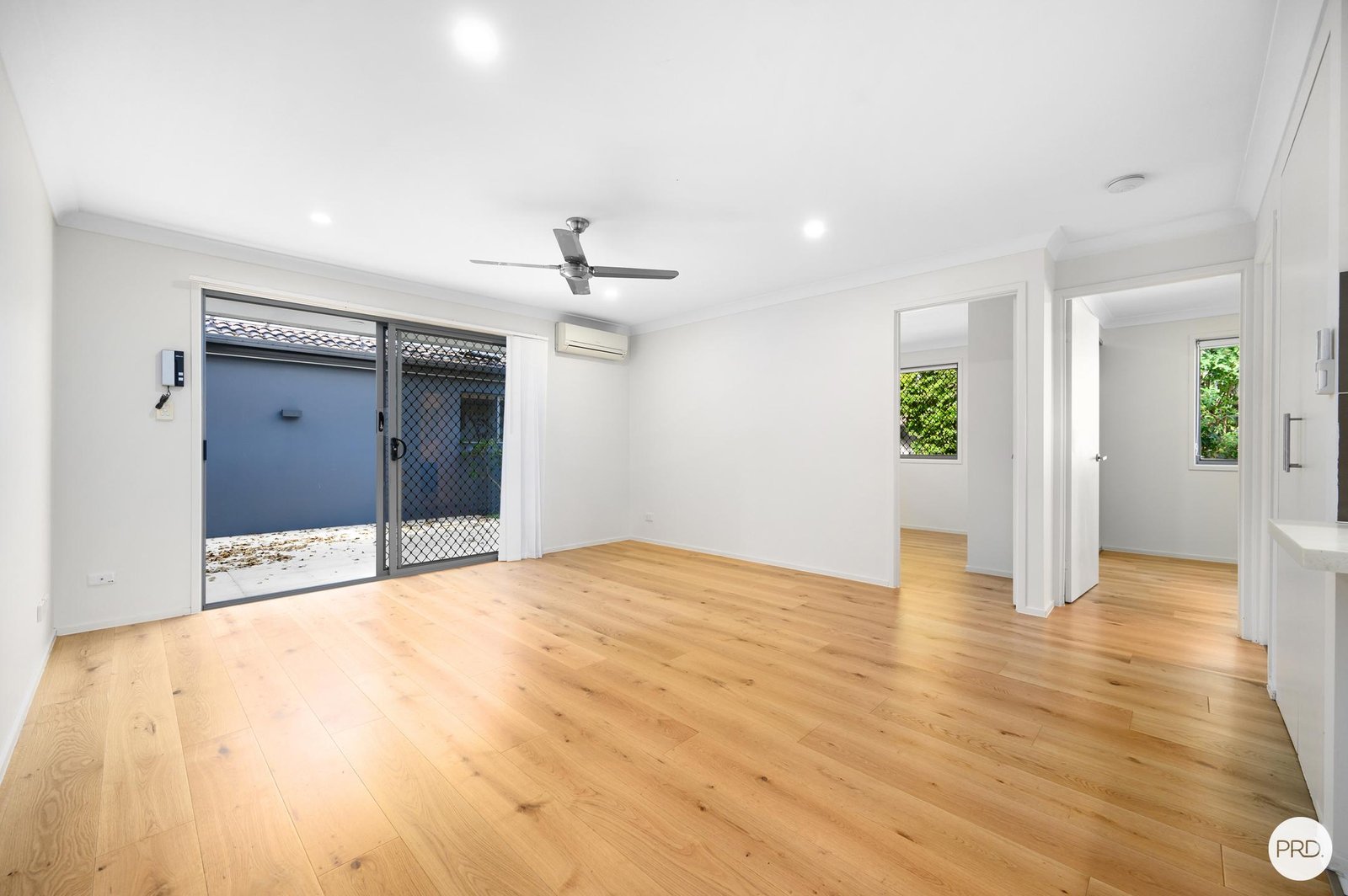 2/6 Royal Palm Court SOUTHPORT 3