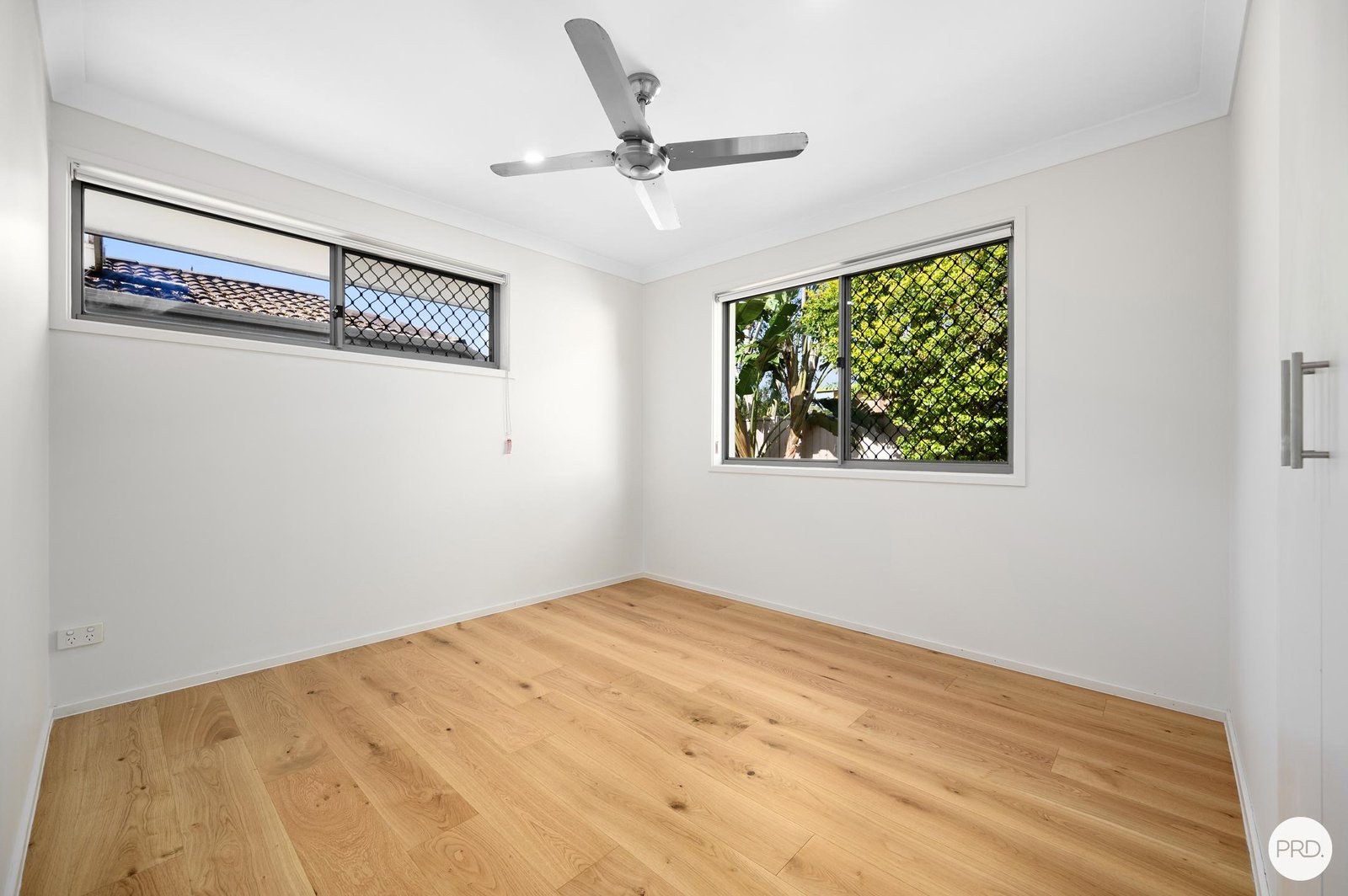 2/6 Royal Palm Court SOUTHPORT 5