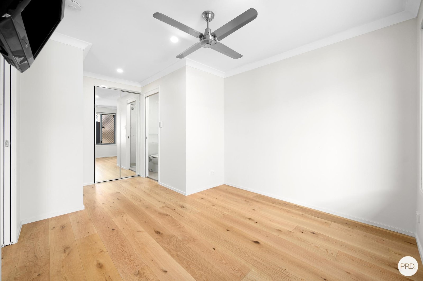 2/6 Royal Palm Court SOUTHPORT 7