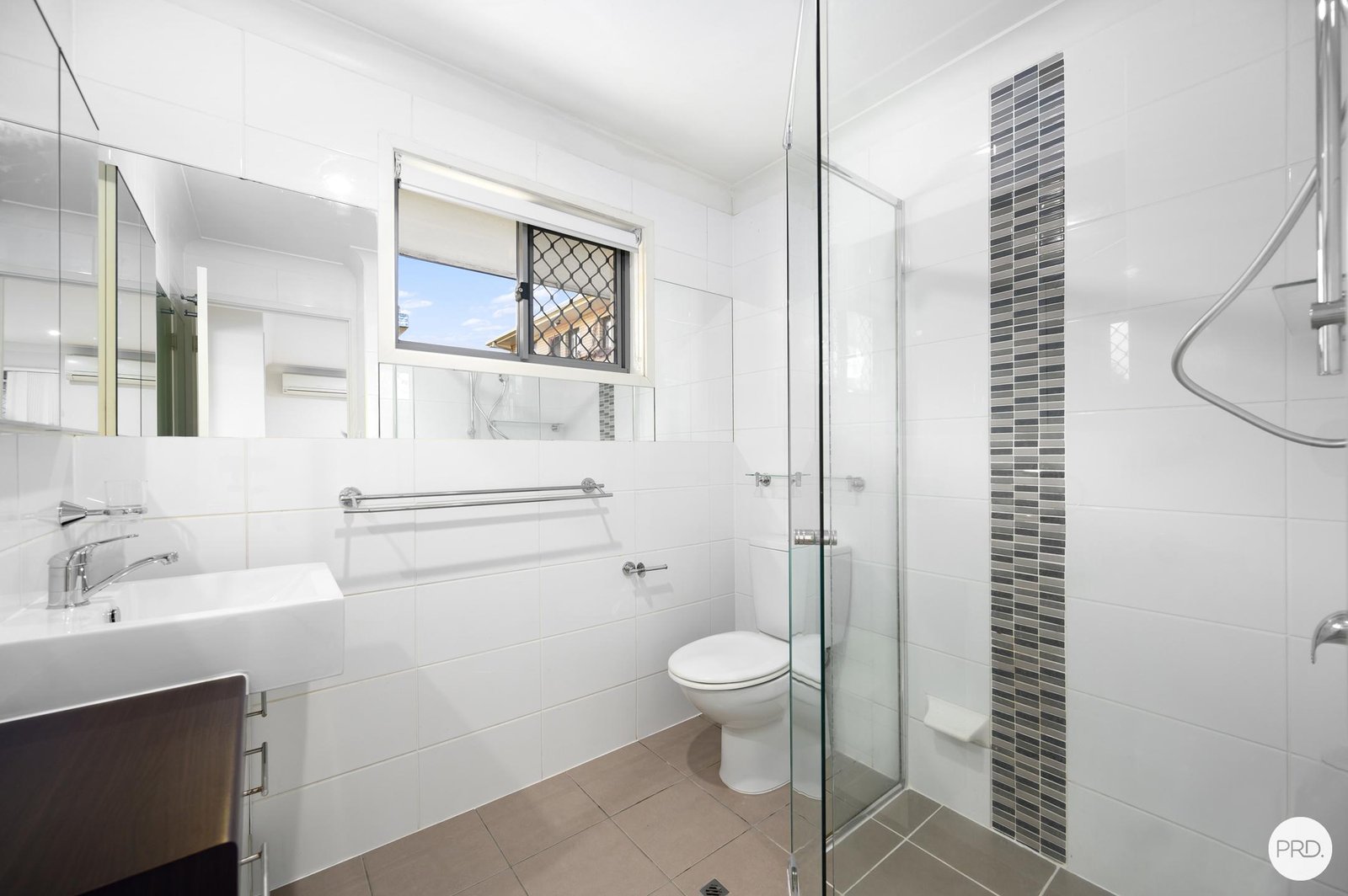 2/6 Royal Palm Court SOUTHPORT 8