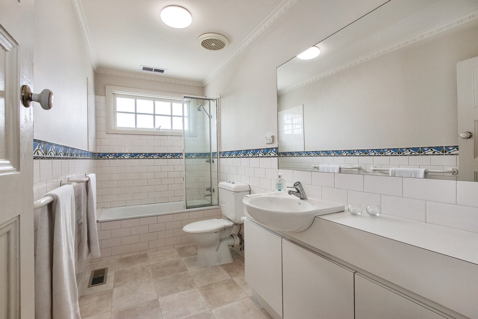 26 Salisbury Avenue, Mont Albert, VIC