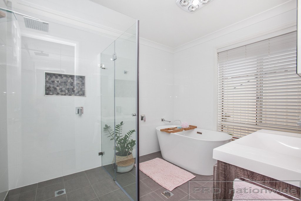 26 Sandalwood Avenue THORNTON 18