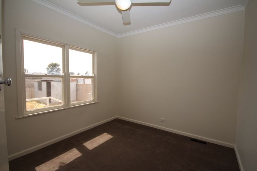26 Semmens Street LONG GULLY 8