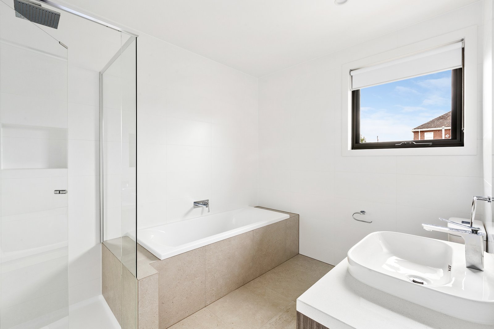 Gallery: 2/6 Shirley Grove