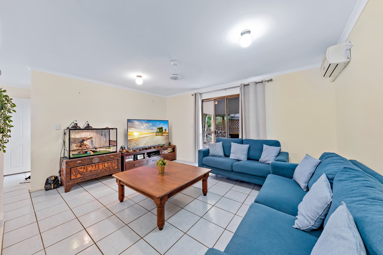 26 South Molle Blvd  CANNONVALE 2