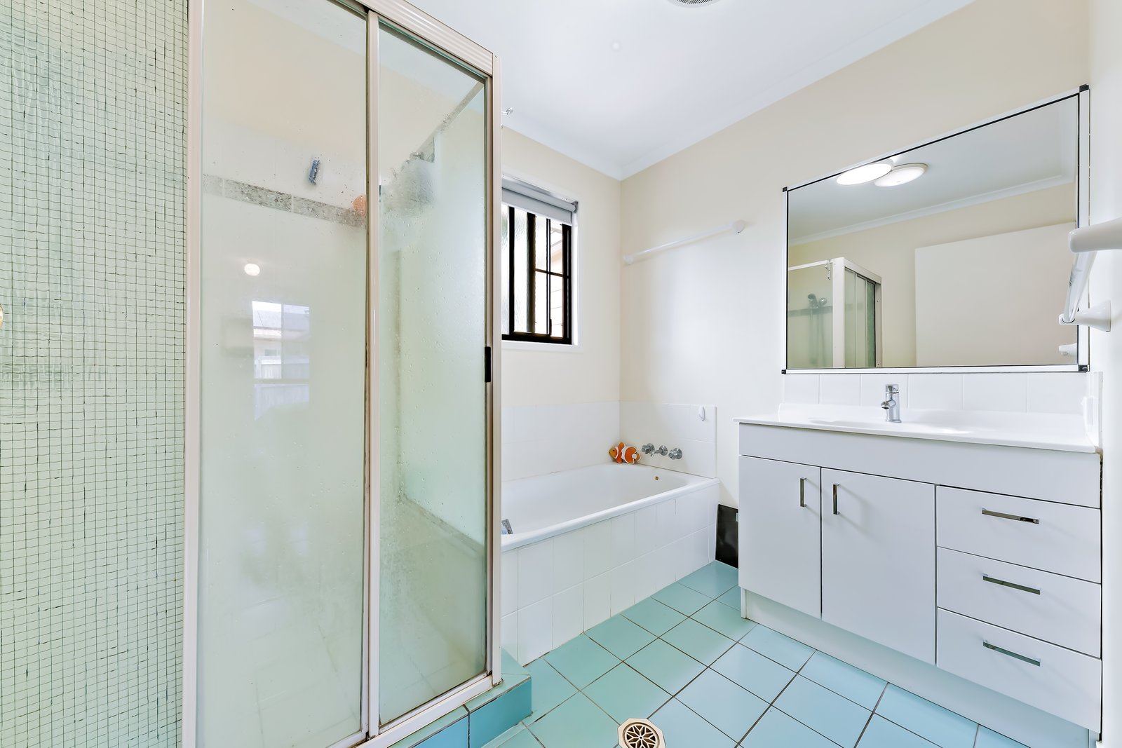26 South Molle Blvd  CANNONVALE 9