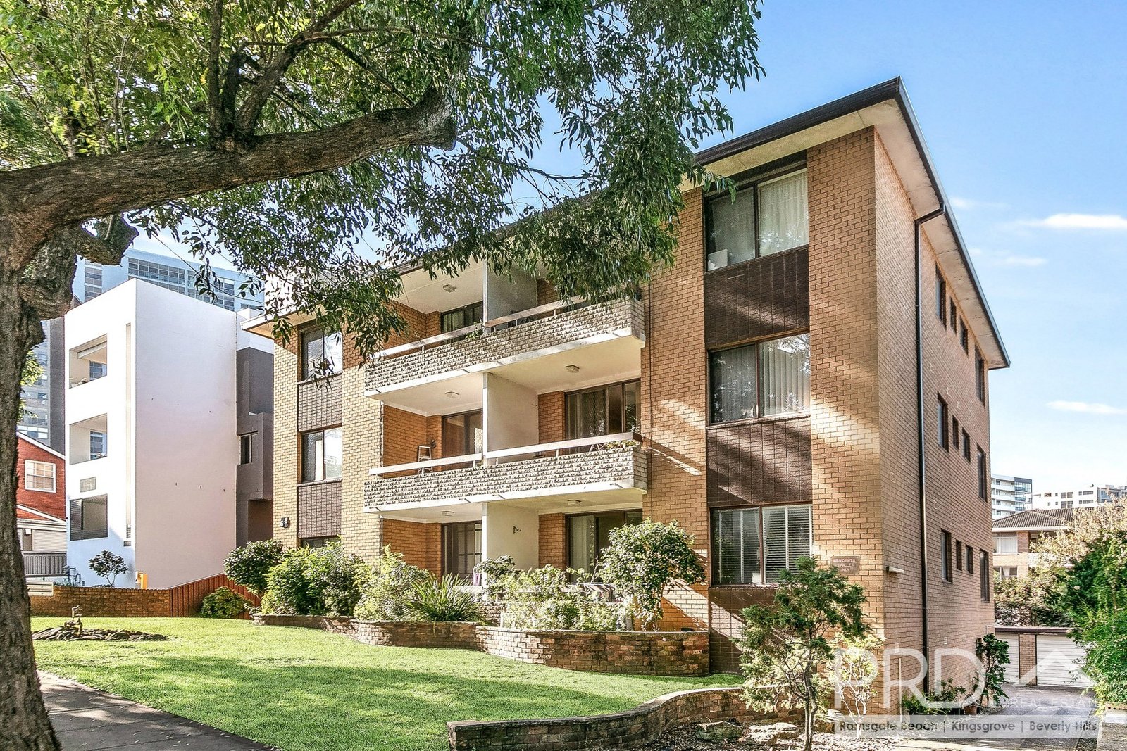 2/6 St Georges Parade HURSTVILLE 1