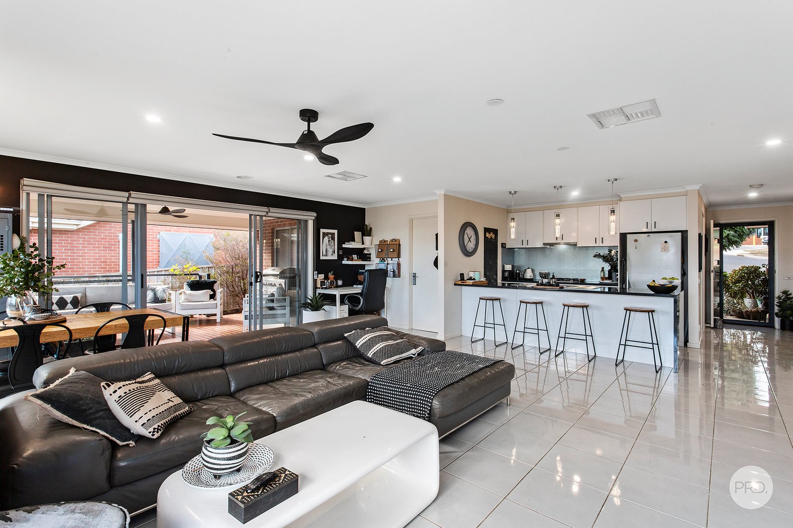 26 Stoneham Street GOLDEN SQUARE 3