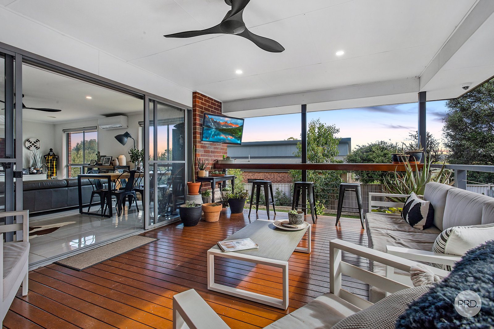 26 Stoneham Street GOLDEN SQUARE 12