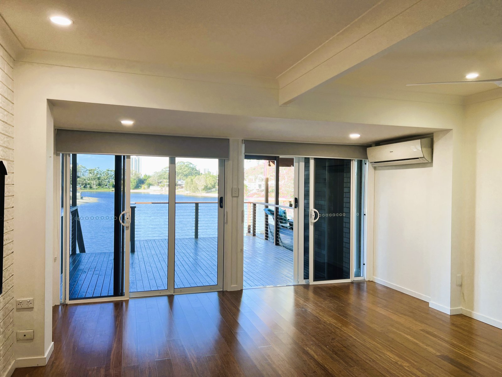 2/6 Sunbird Street BURLEIGH WATERS 2