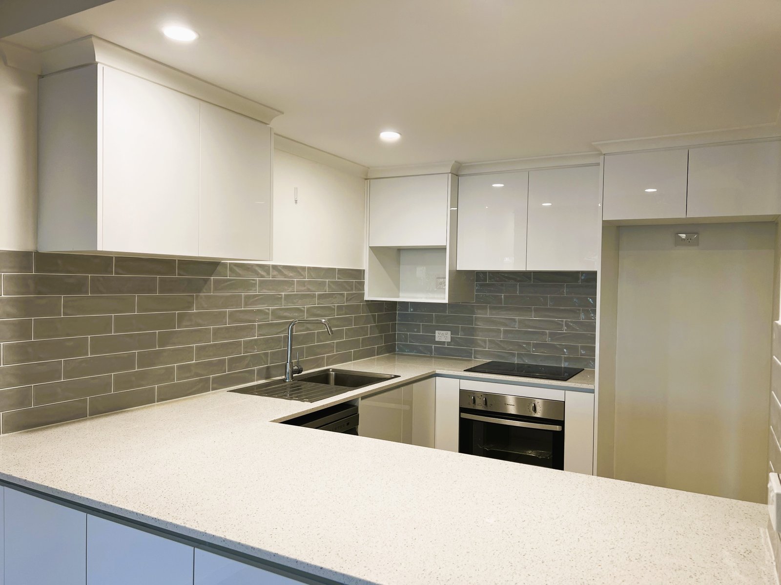 2/6 Sunbird Street BURLEIGH WATERS 3