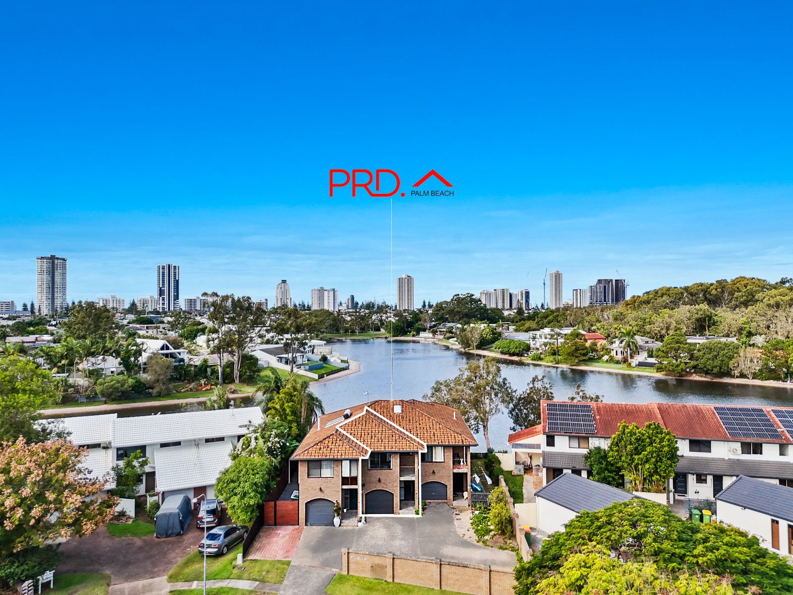 2/6 Sunbird Street BURLEIGH WATERS 3
