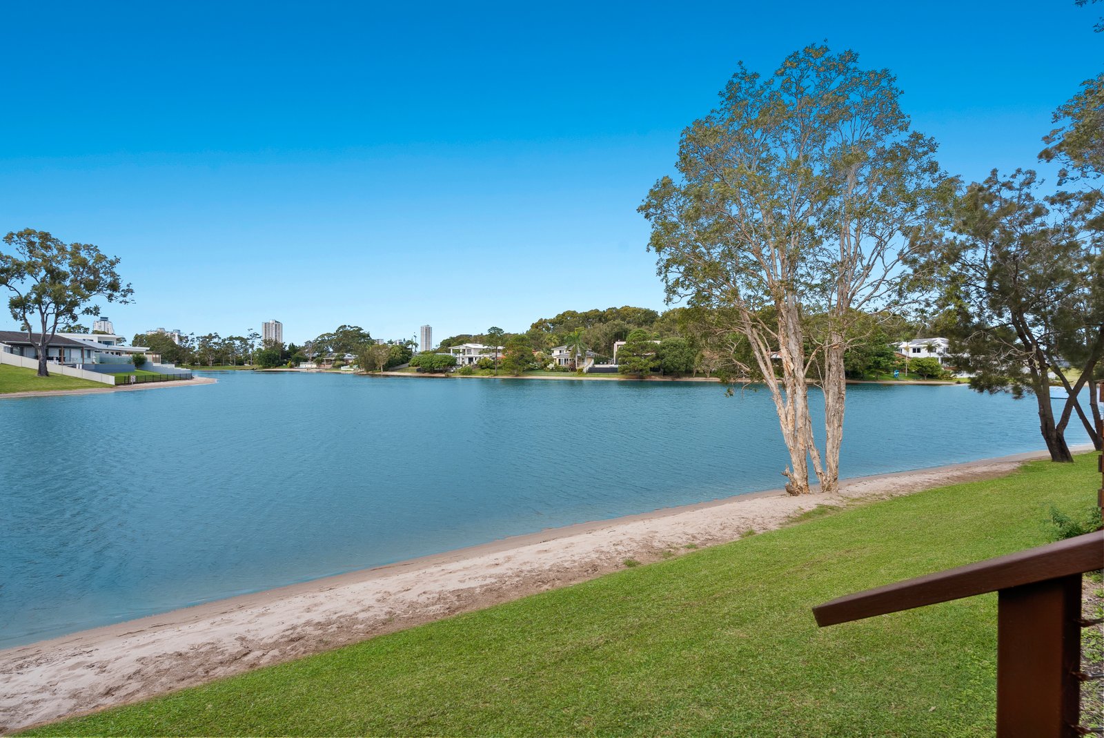 2/6 Sunbird Street BURLEIGH WATERS 6