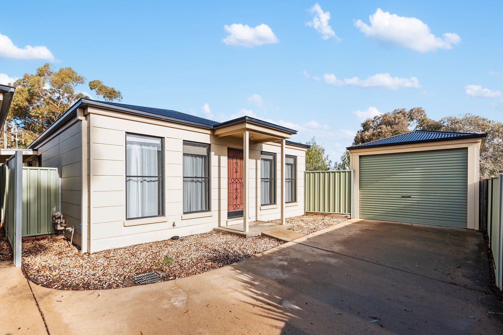 2/6 Tambour Heights GOLDEN SQUARE 2
