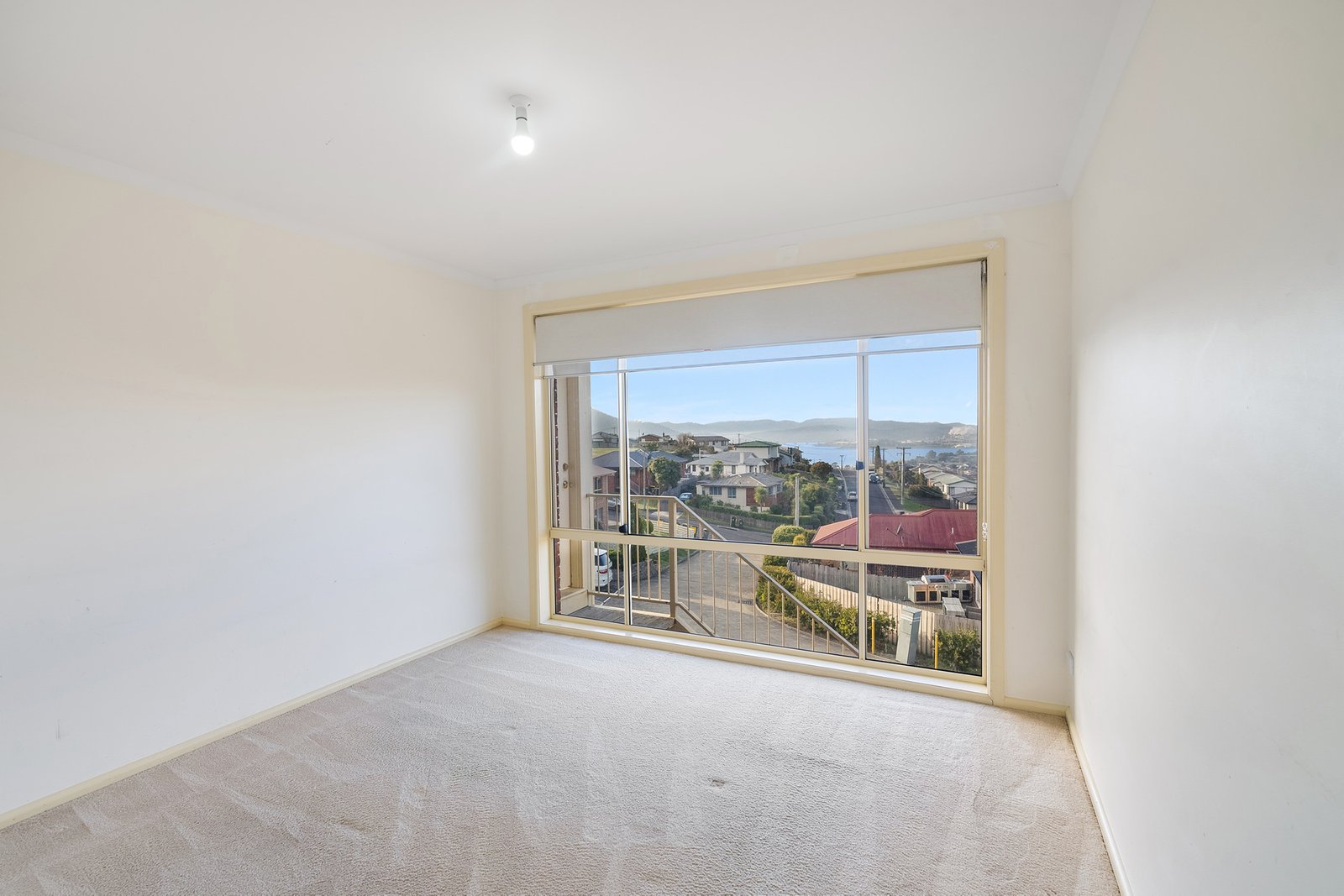 2/6 Taree Street BERRIEDALE 6