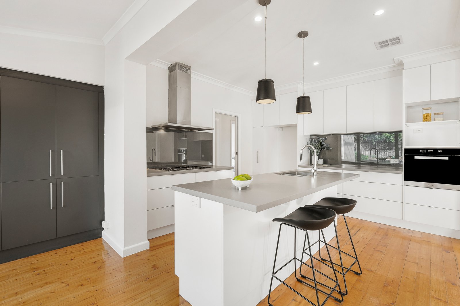 Gallery: 26 Thomas Street