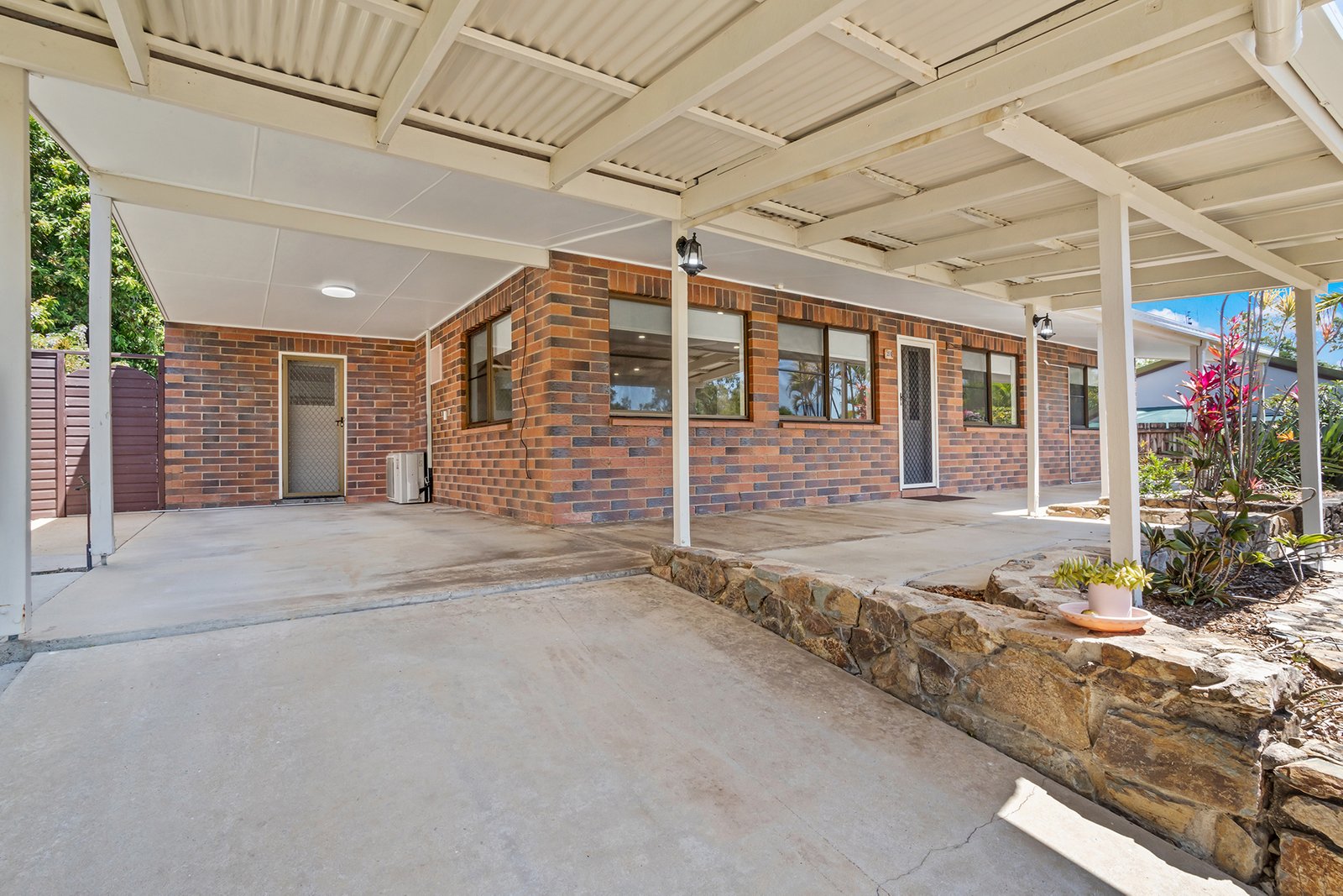 26 Tropic Road CANNONVALE 4