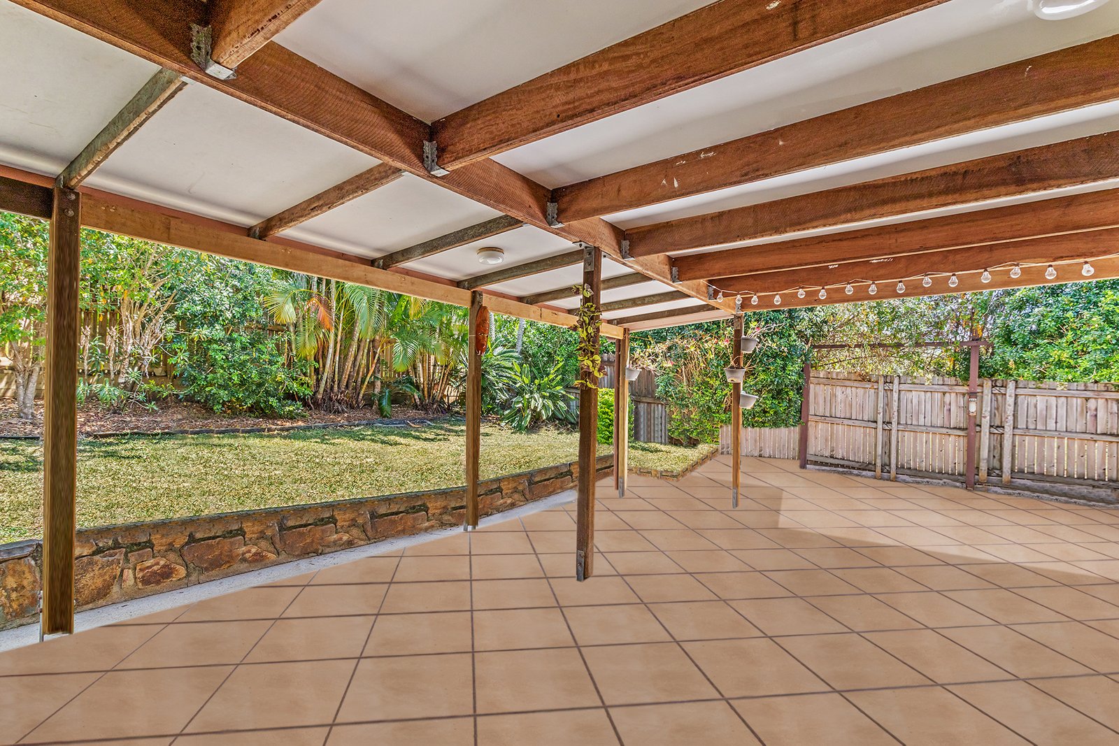 26 Tropic Road CANNONVALE 17