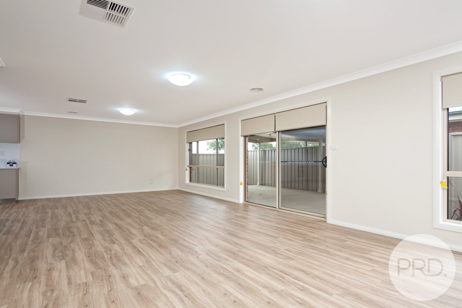 2/6 Trumper Street BOOROOMA 4