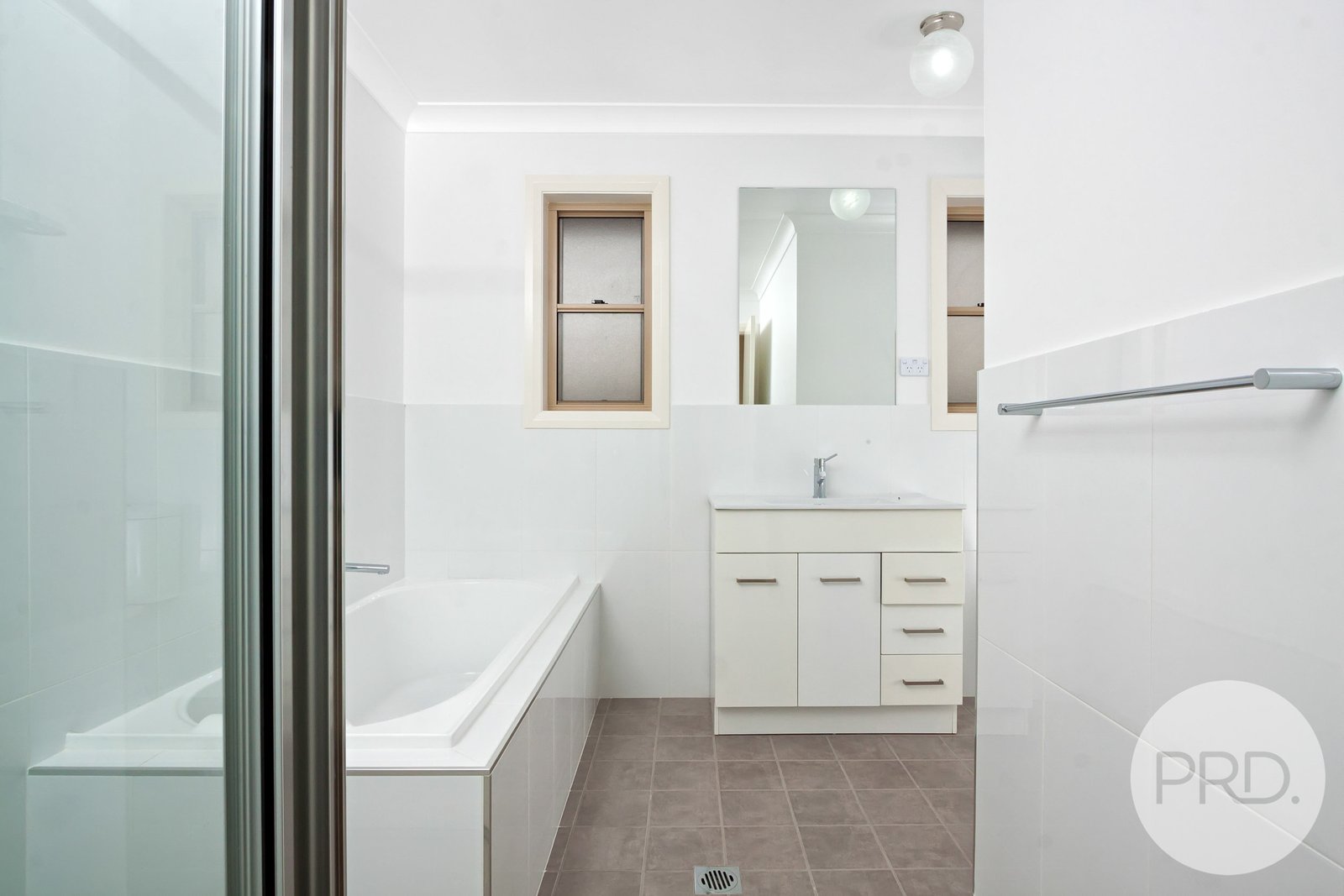 2/6 Trumper Street BOOROOMA 6