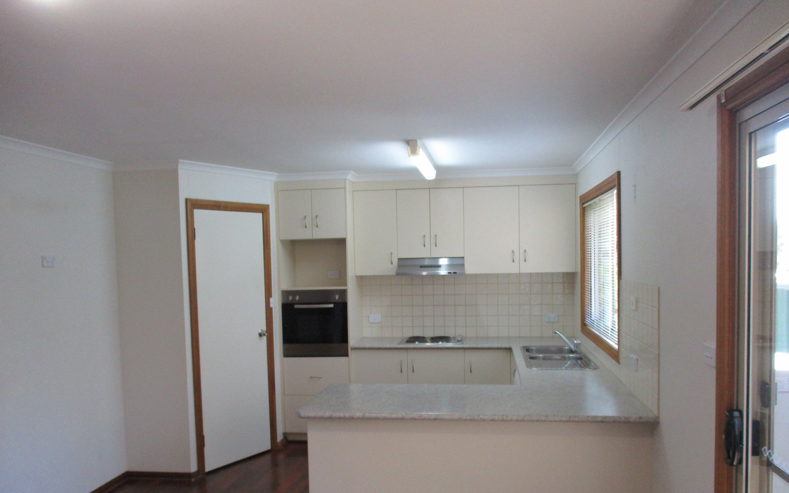 26 Tumut Street TUMUT 9