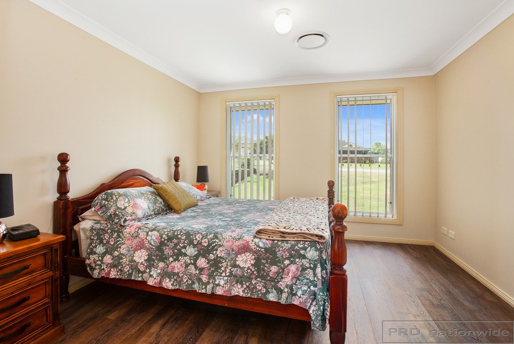 2/6 Wakefield Crescent RAWORTH 11