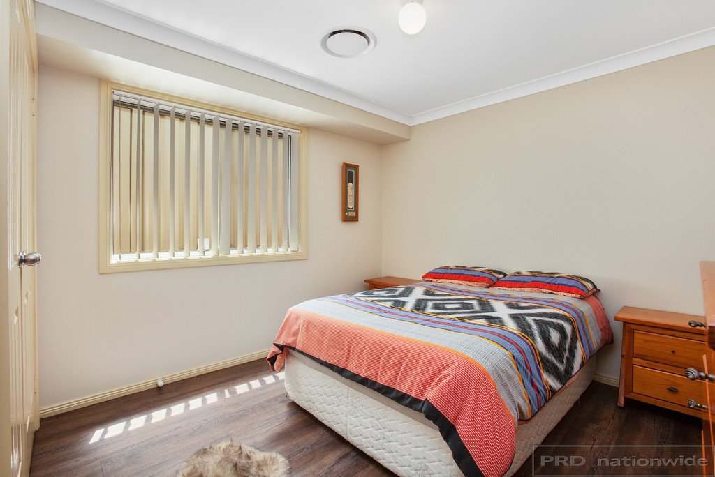 2/6 Wakefield Crescent RAWORTH 12