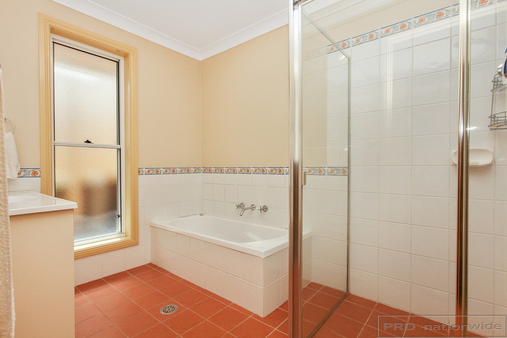 2/6 Wakefield Crescent RAWORTH 15