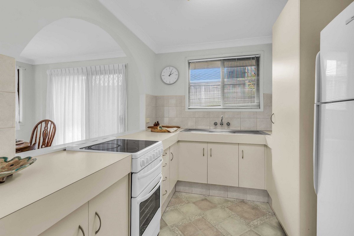 2/6 Walker Avenue Palm Beach 3