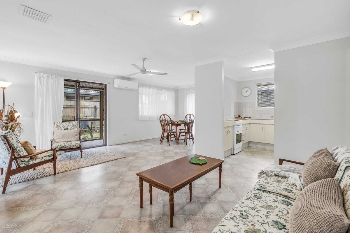 2/6 Walker Avenue Palm Beach 6