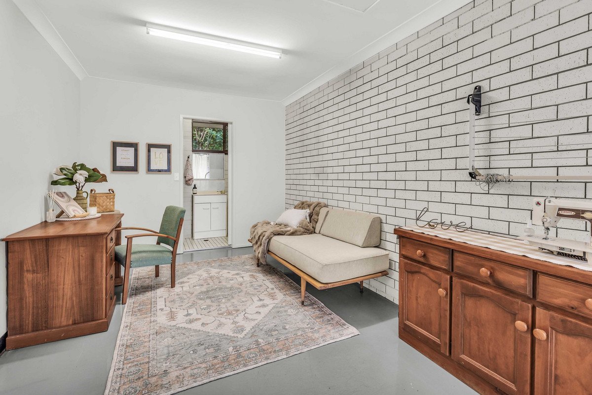 2/6 Walker Avenue Palm Beach 8