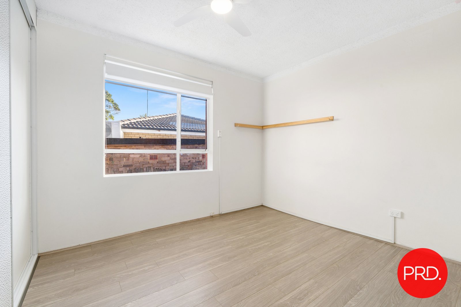 2/6 Warialda Street KOGARAH 4