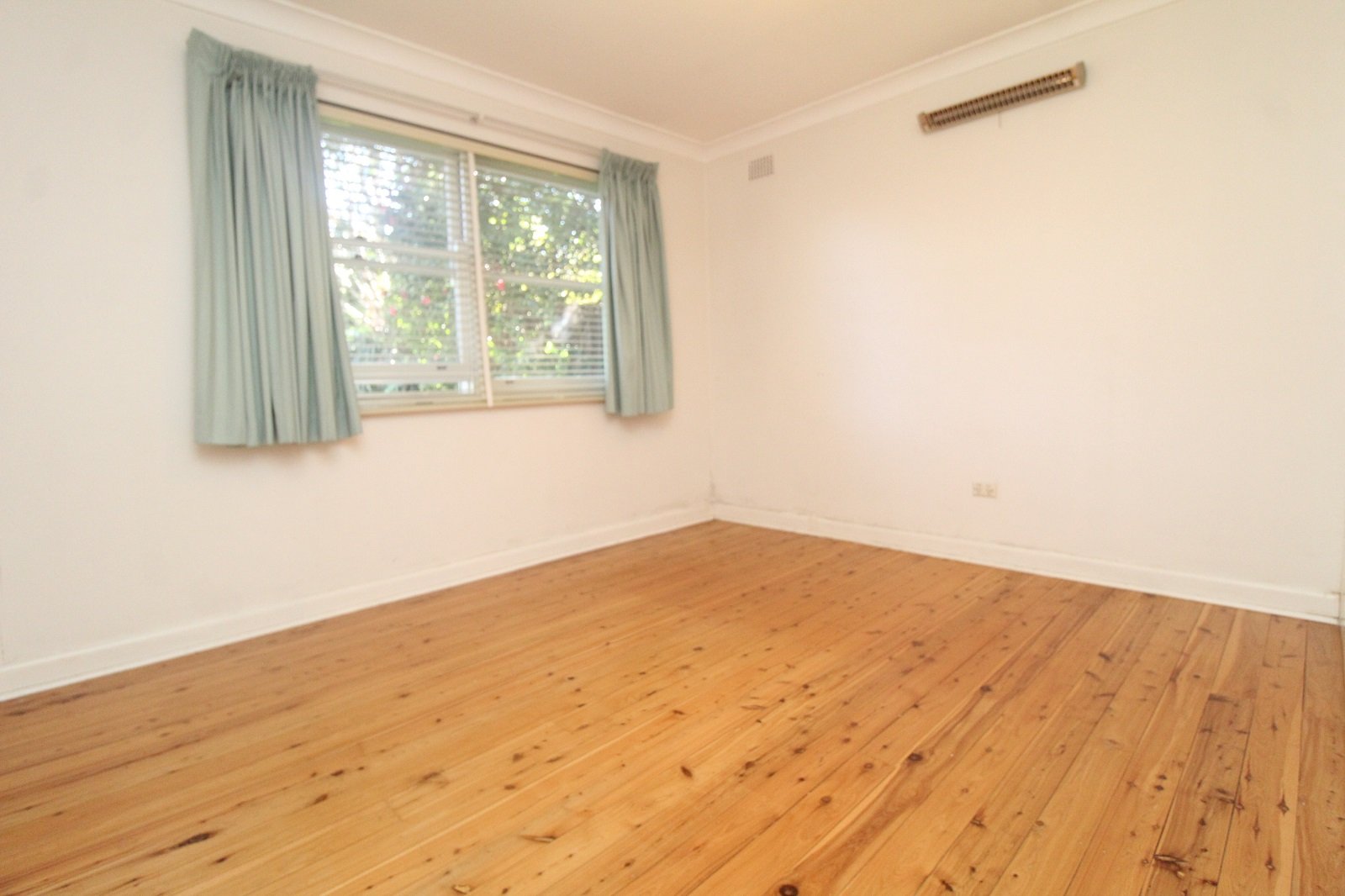 26 WARRAROONG Street BEVERLY HILLS 5