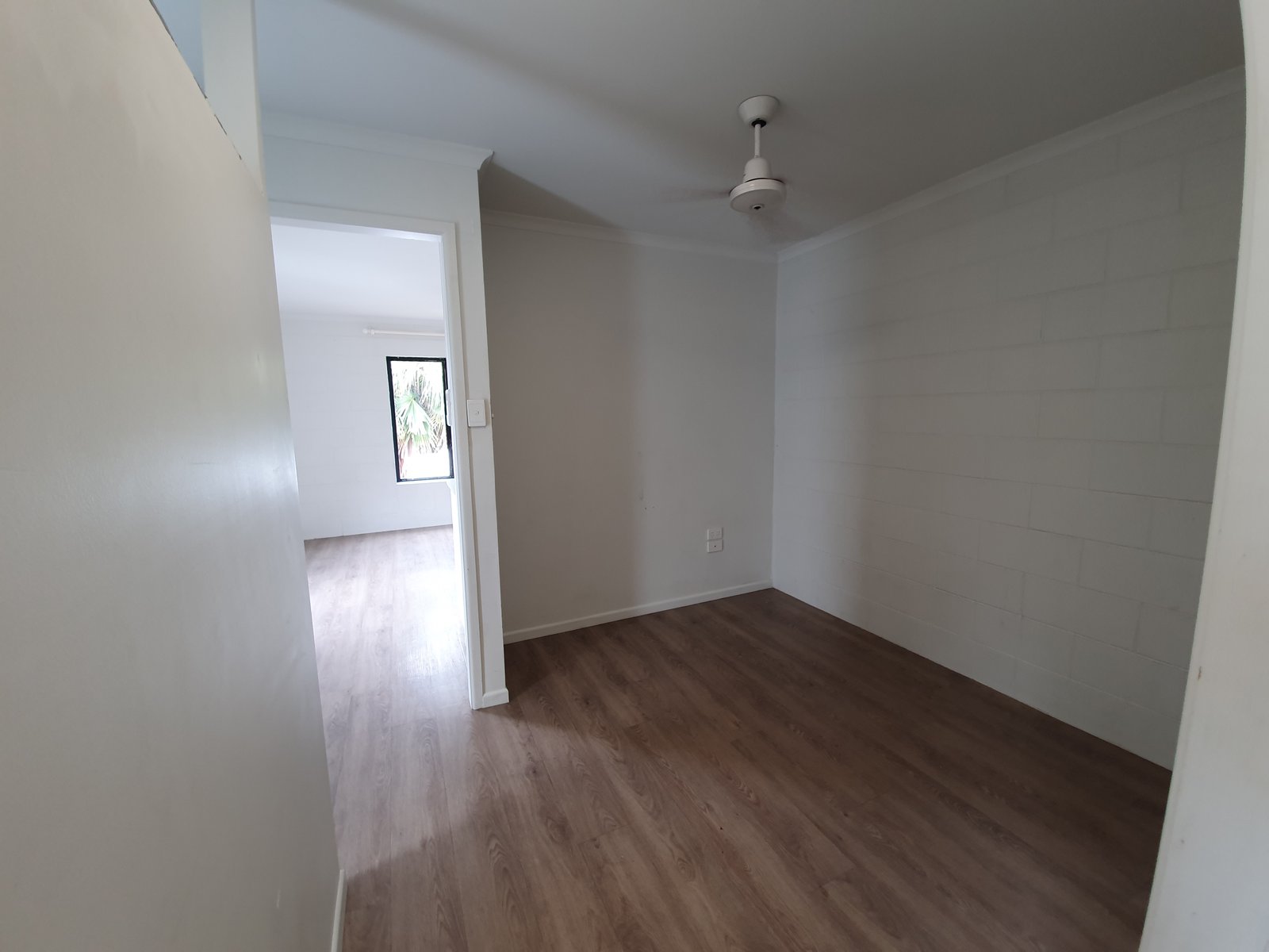 2/6 Waterson Way AIRLIE BEACH 6