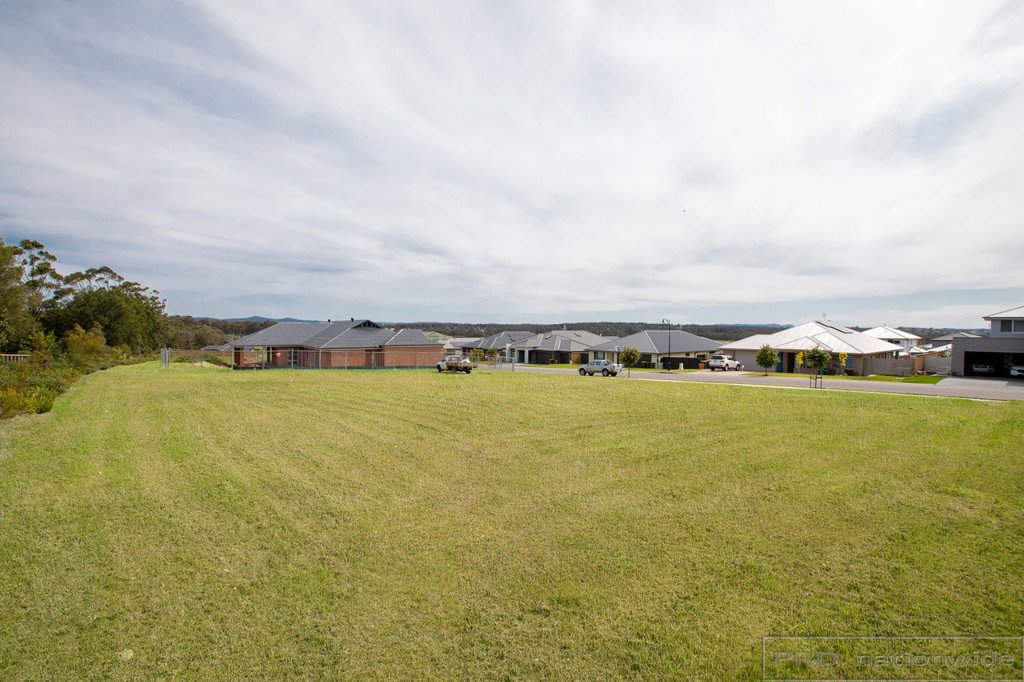 26 Watervale Circuit CHISHOLM 3