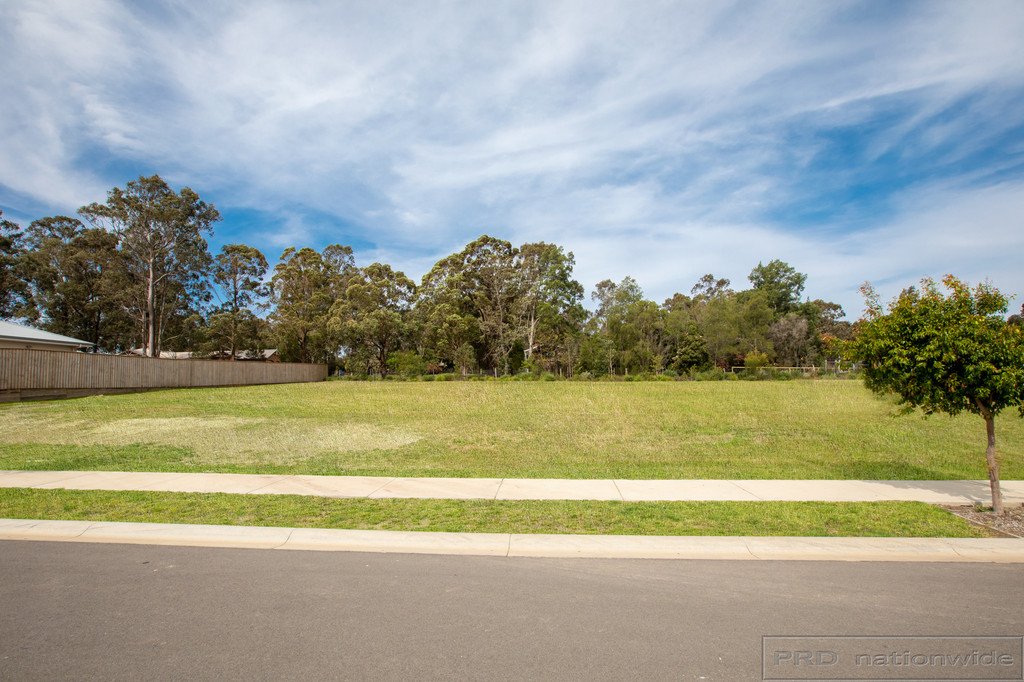 26 Watervale Circuit CHISHOLM 6
