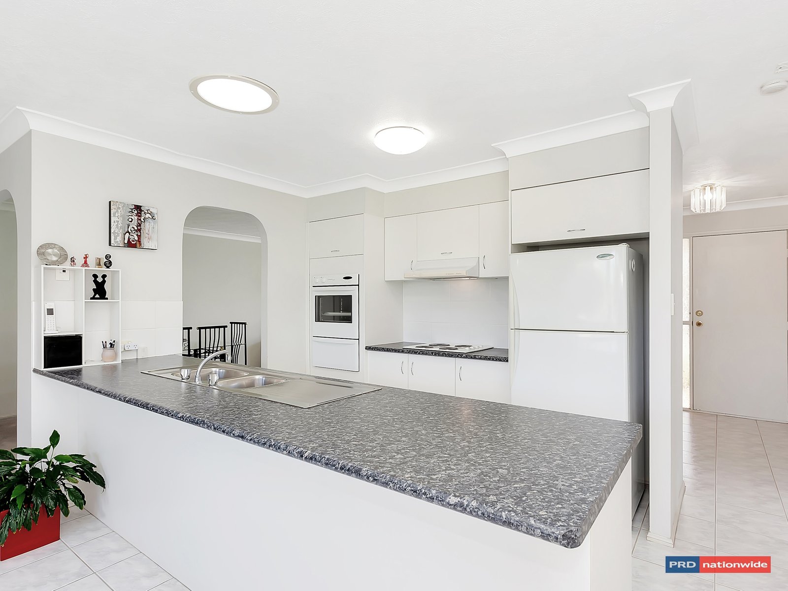 26 Whipbird Court BURLEIGH WATERS 7