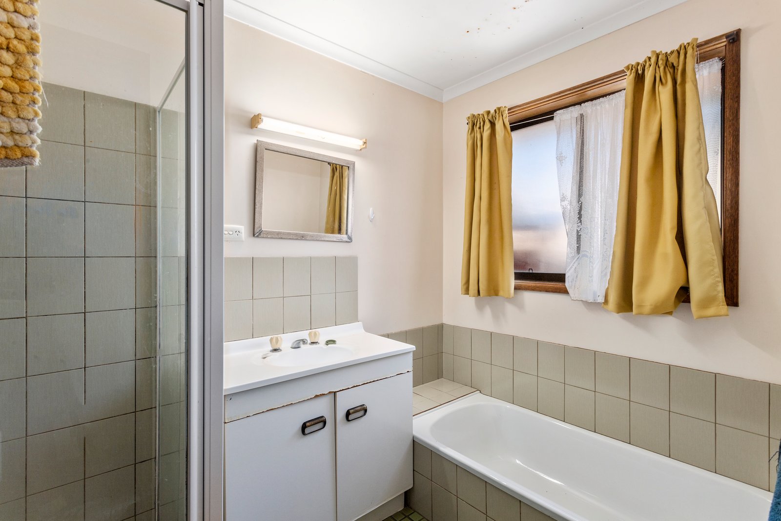 2/6 Wolstencroft Street FLORA HILL 8