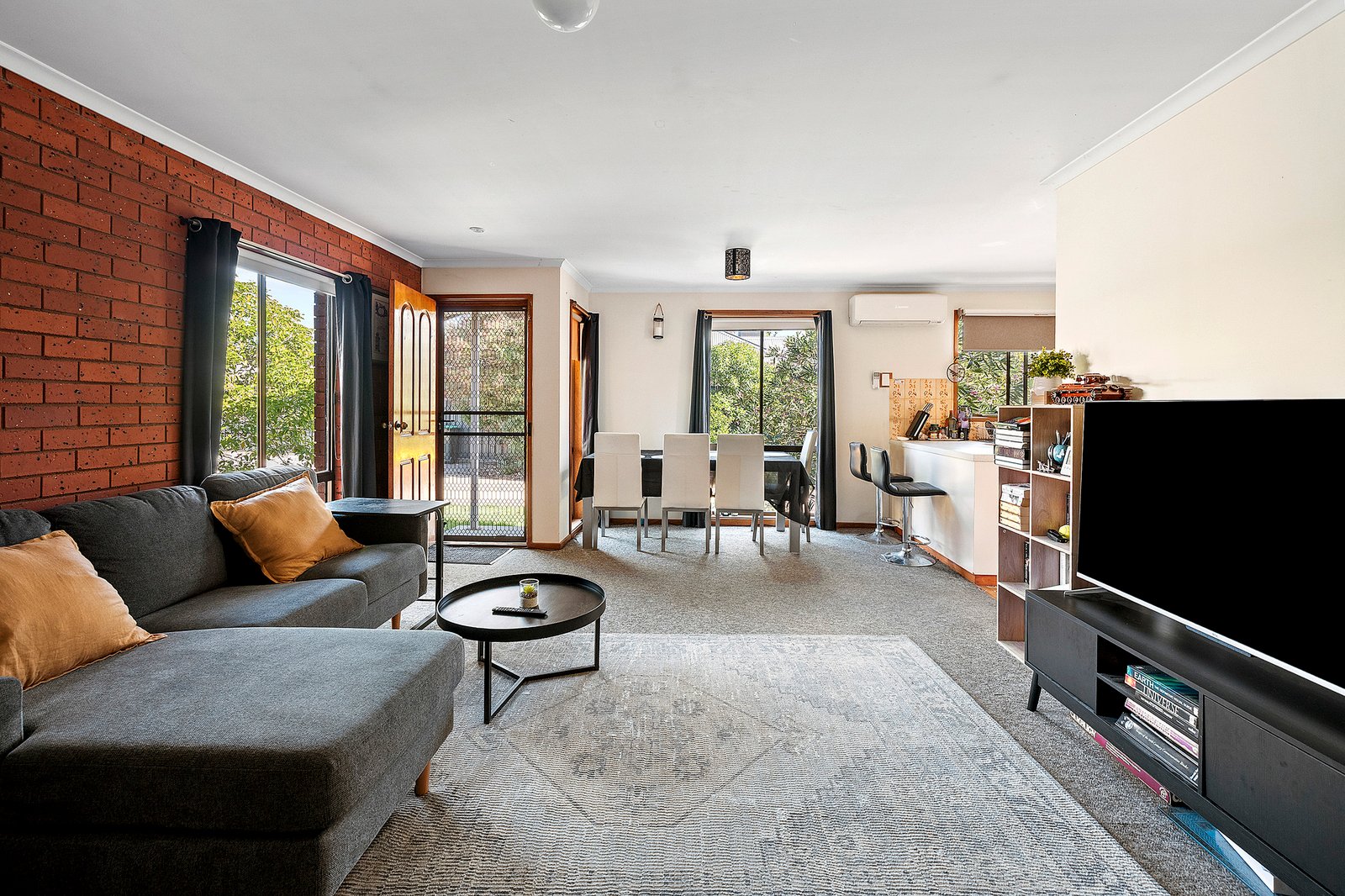 Gallery: 2/6 Wolstencroft Street