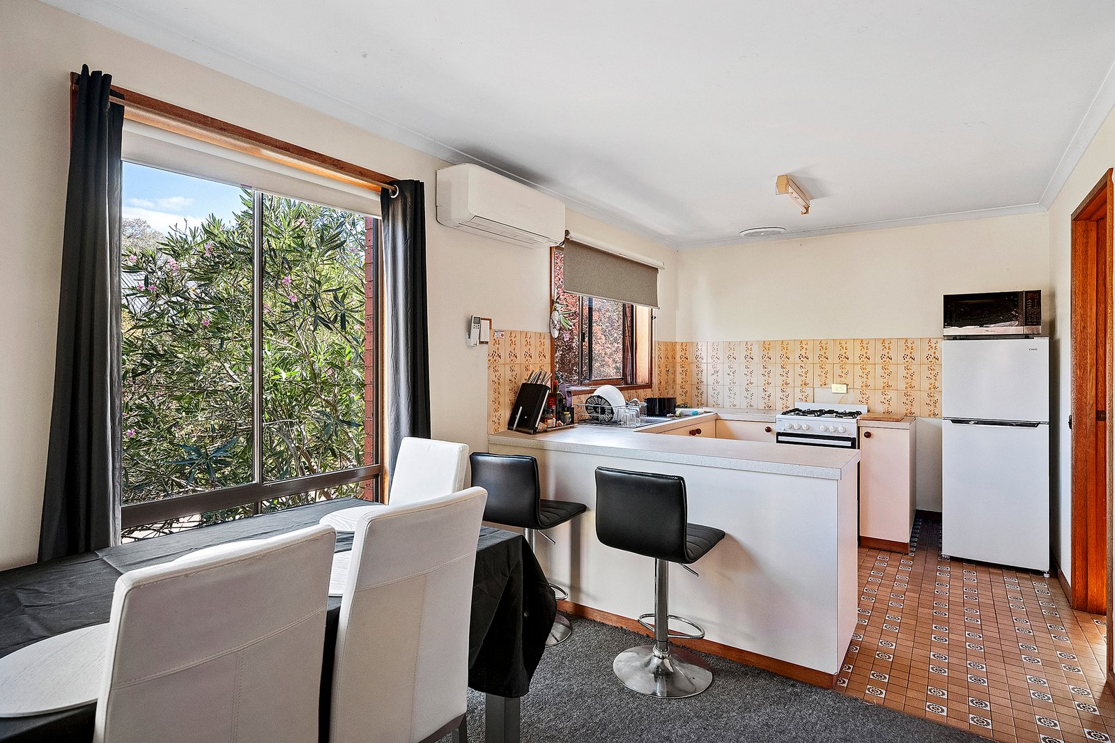 Gallery: 2/6 Wolstencroft Street