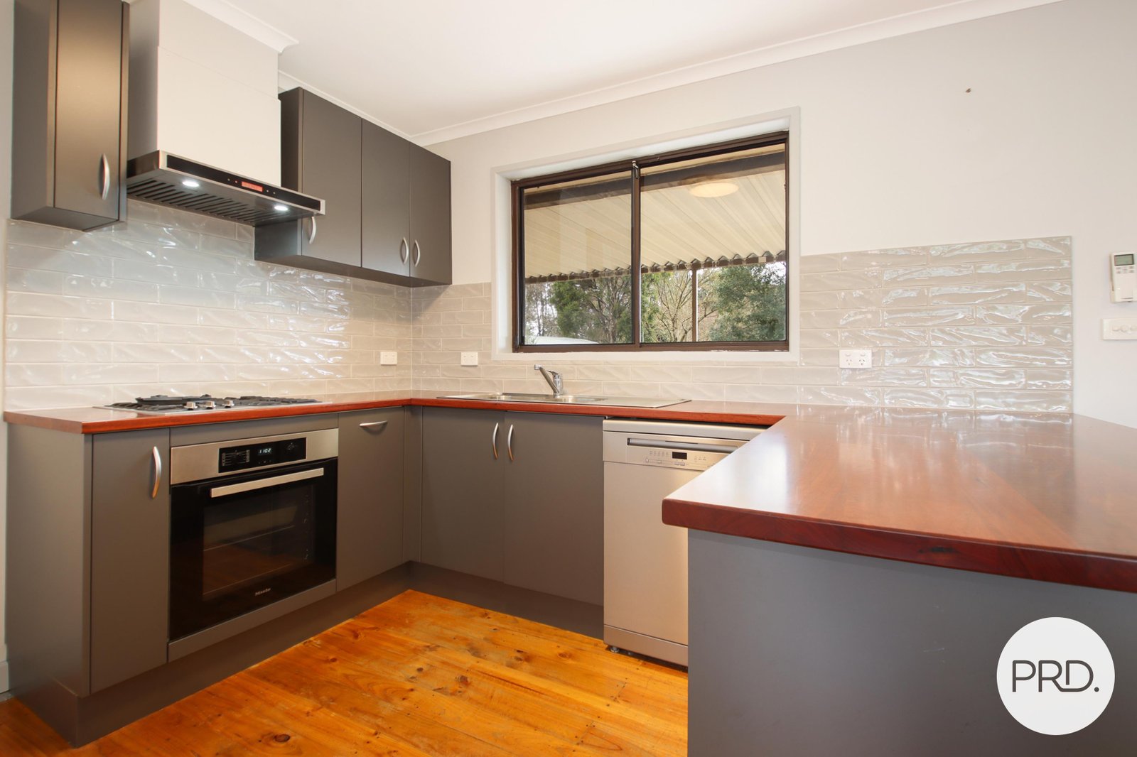 26 Yellow Gum Way THURGOONA 2